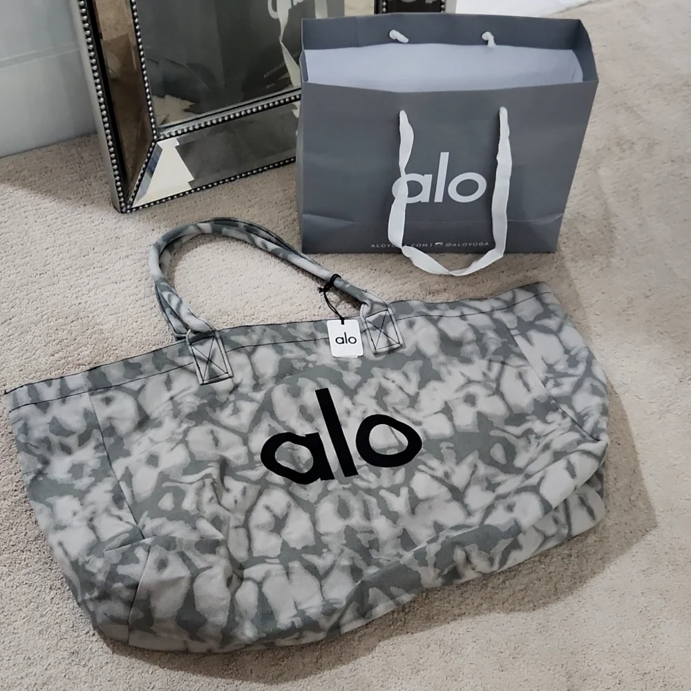 alo yoga トートバッグ 新品タグ付き alo yoga アローヨガ トートバッグ 新品タグ付き｜Yahoo!フリマ（旧